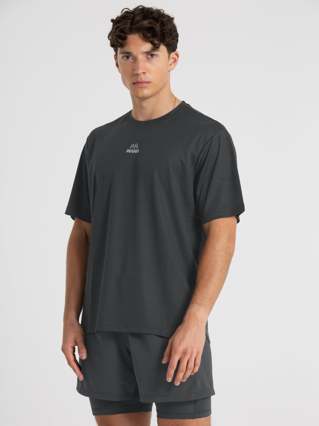 TECHNICAL SHORT SLEEVE CARBON GREY