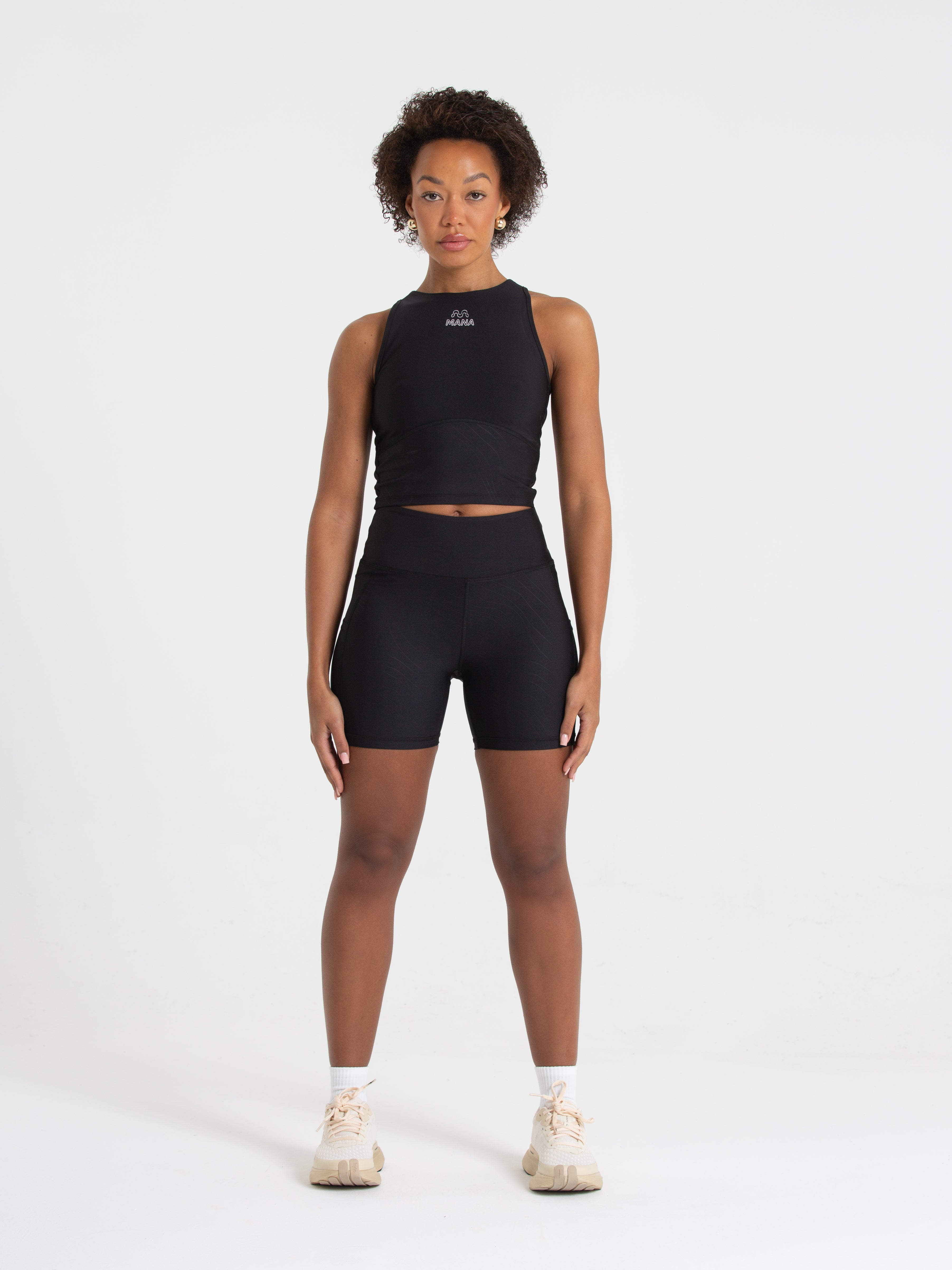 WOMEN'S PERFORMANCE SHORT BLACK