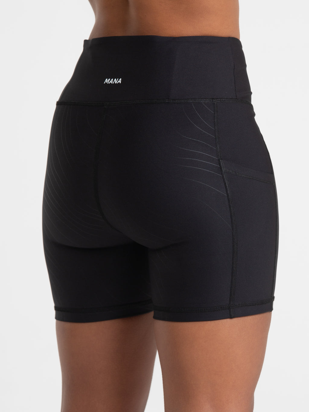 WOMEN'S PERFORMANCE SHORT BLACK