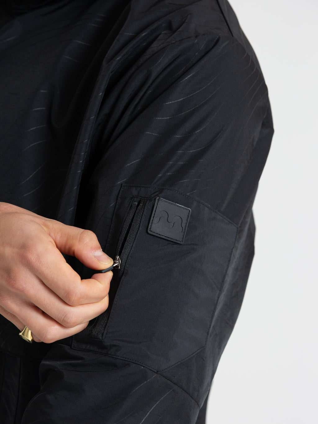 PATHFINDER ENDURANCE JACKET BLACK
