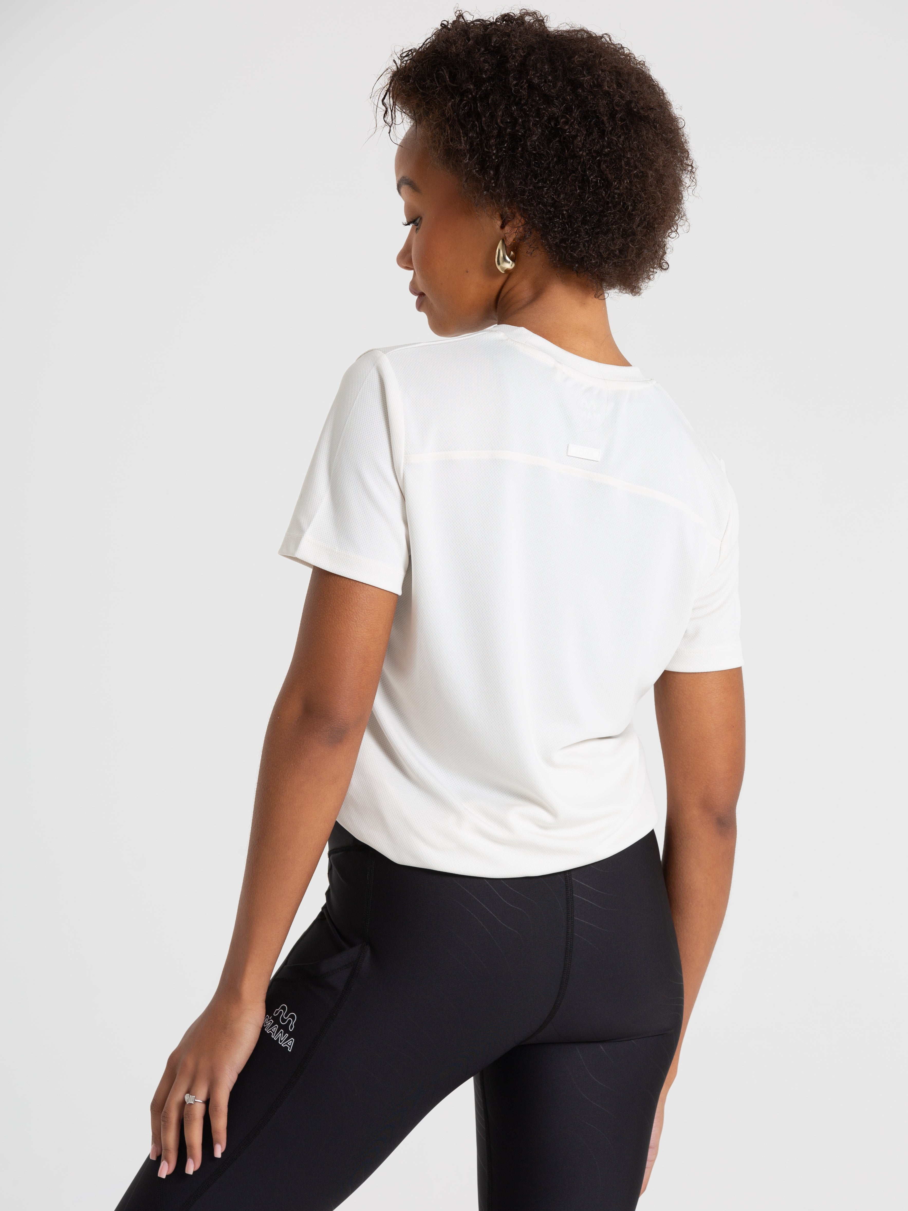 WOMEN'S TECHNICAL SHORT SLEEVE CHALK